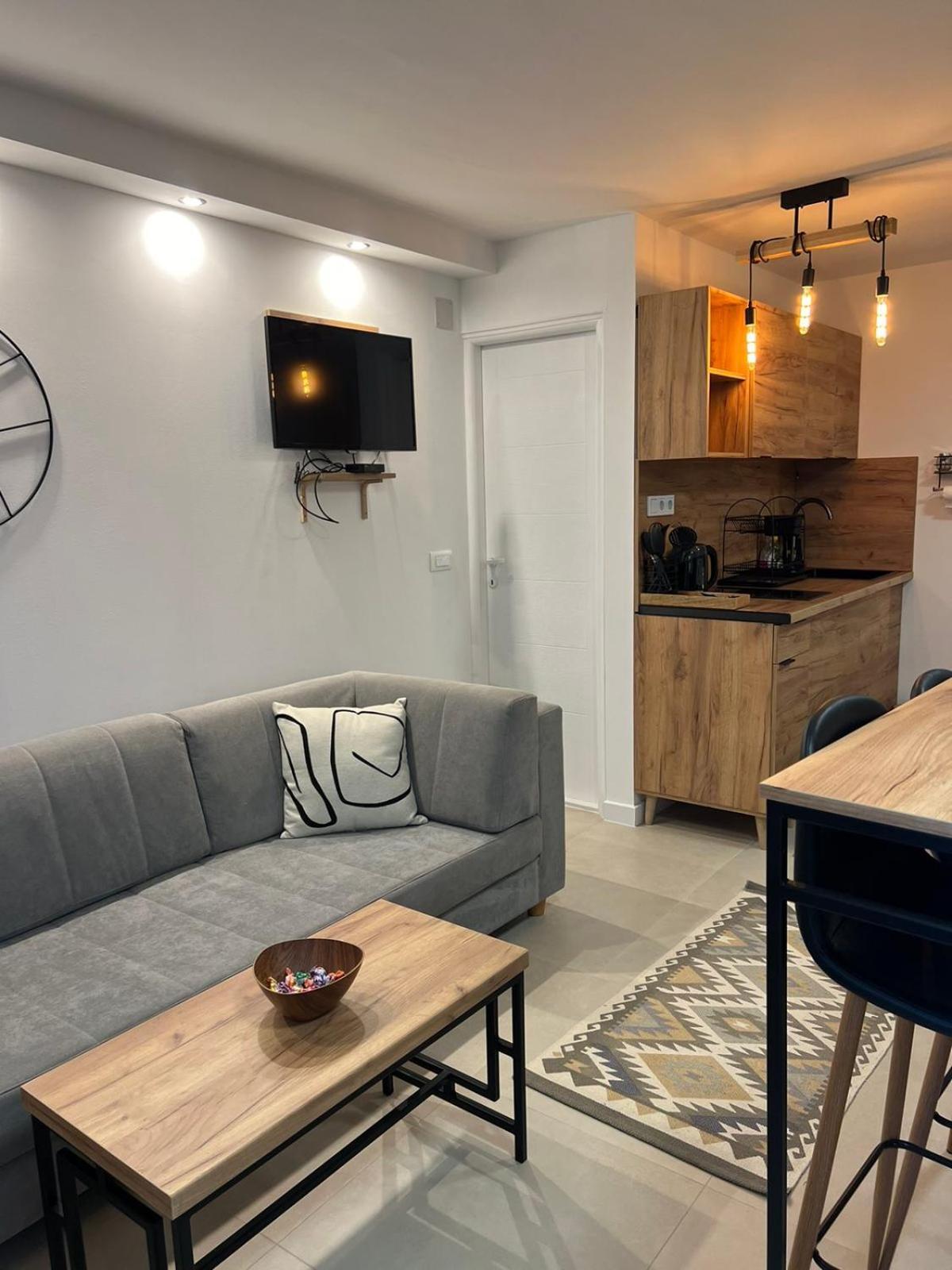 528 Apartment