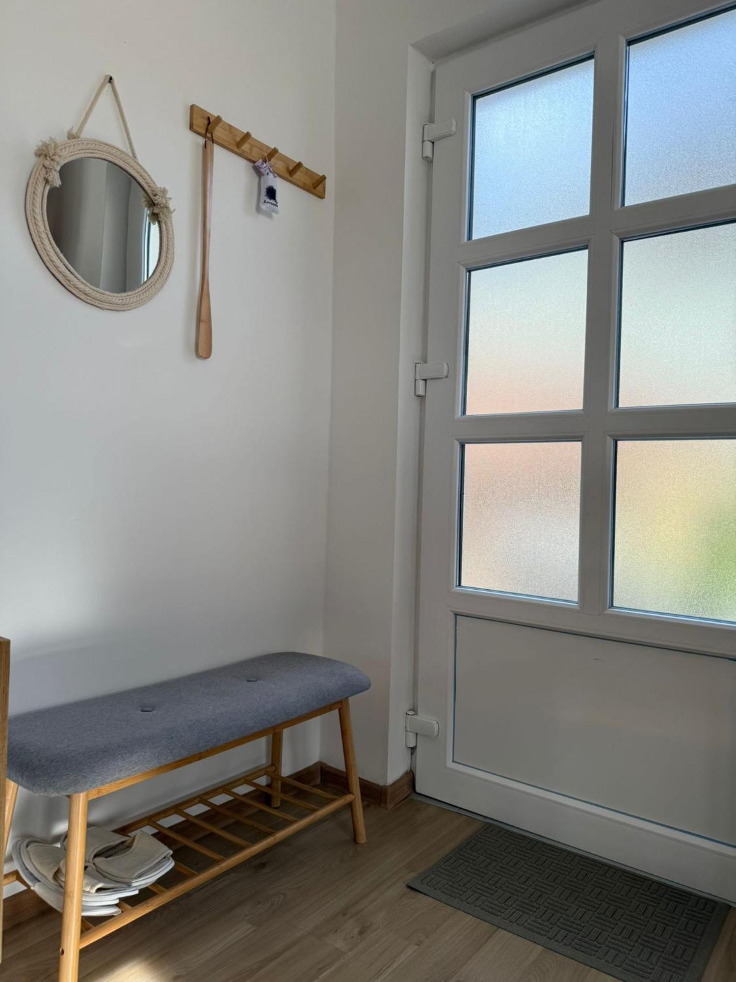 Apartament 528 *