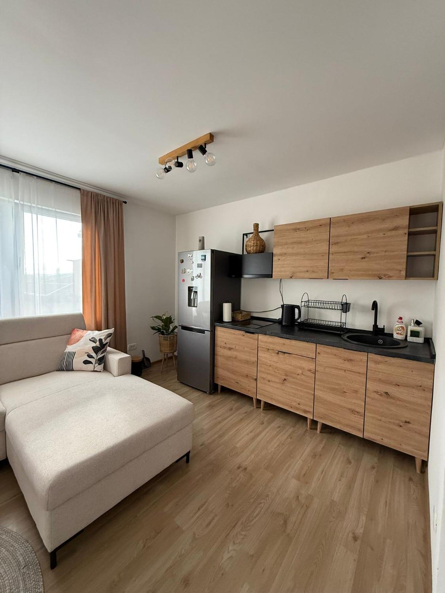 Apartament 528